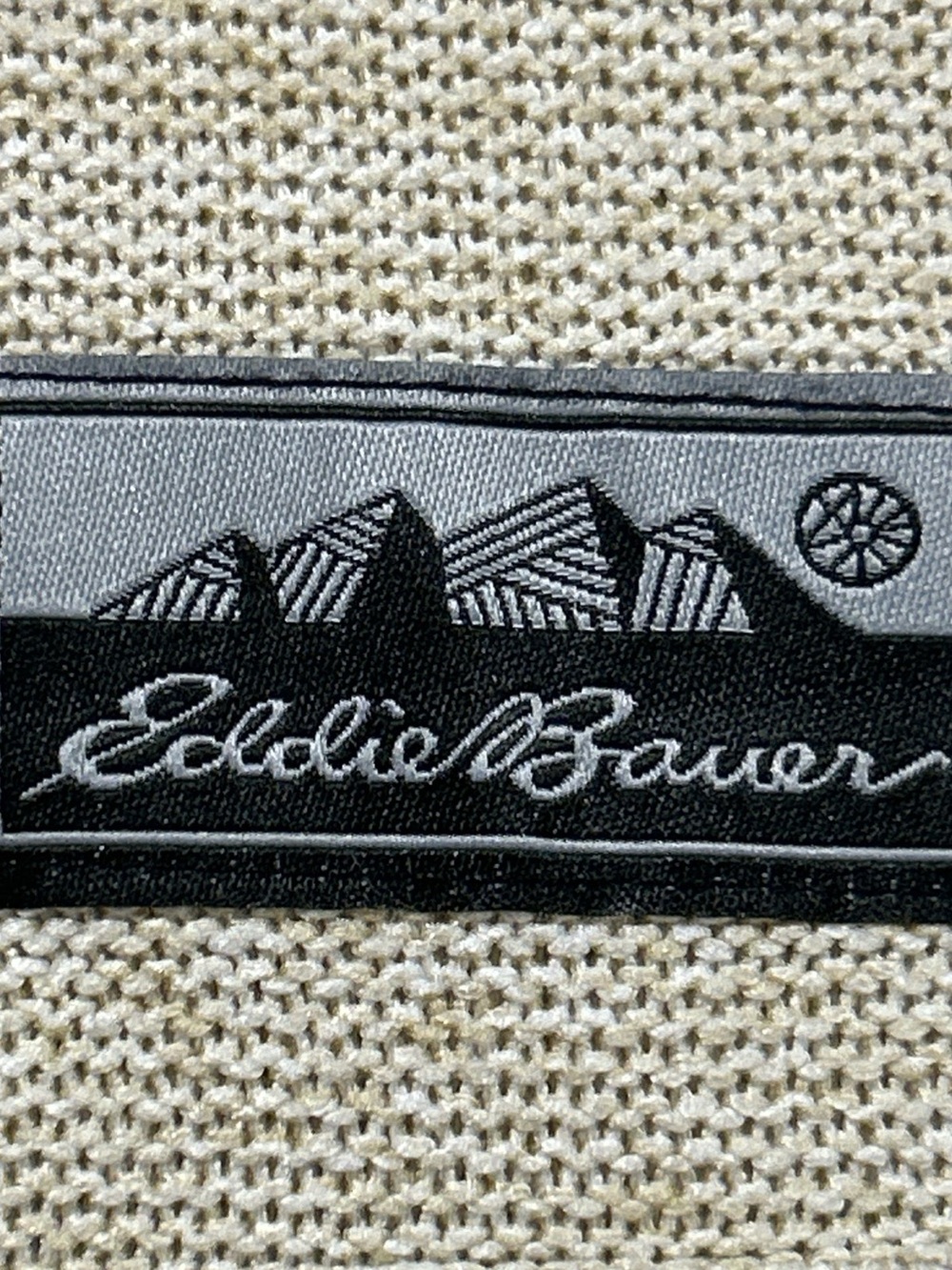Men's Accessory - Label Close-up